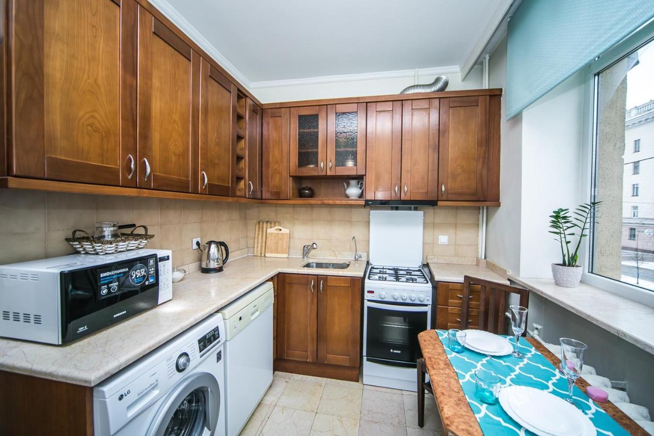 Apartment Ploshchad Pobedy 3 Komnaty Minsk Exterior photo